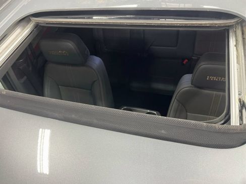 Used 2025 Chevrolet Silverado 1500 High Country AWD/4WD image 23