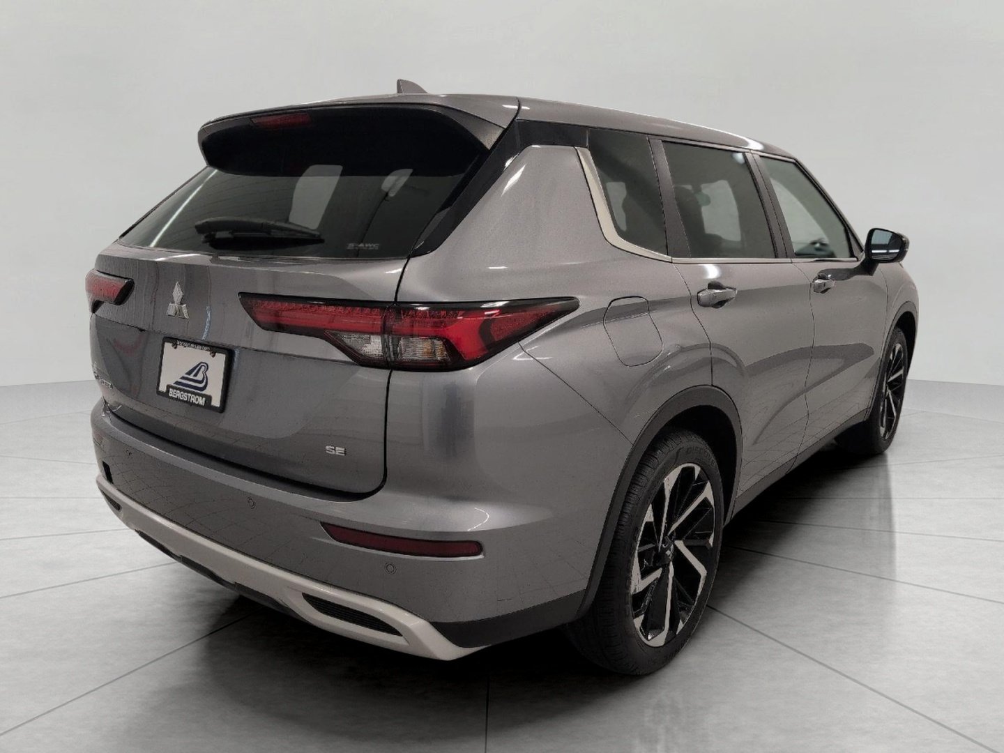 Used 2023 Mitsubishi Outlander SE AWD/4WD image 19