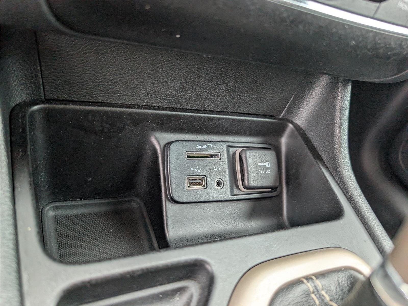 Used 2015 Jeep Cherokee Latitude FWD image 22