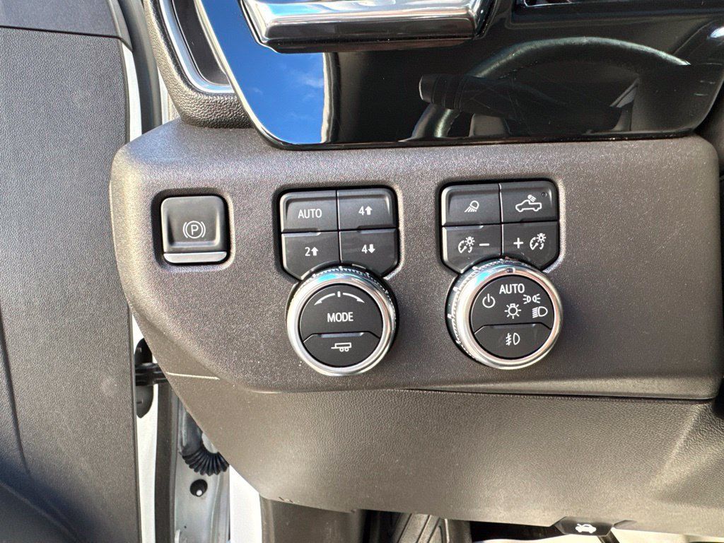 Used 2023 GMC Sierra 1500 SLT w/ SLT Convenience Package AWD/4WD image 12
