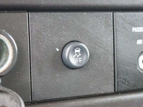 Used 2022 Chevrolet Express 3500 w/ Driver Convenience Package image 22