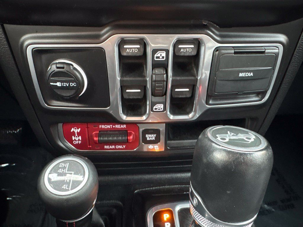 Used 2018 Jeep Wrangler Unlimited Rubicon AWD/4WD image 30