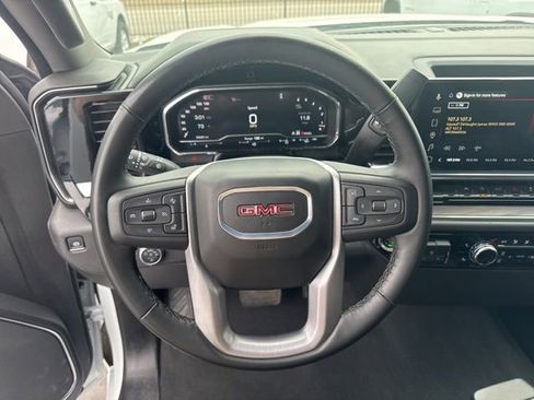 Used 2025 GMC Sierra 1500 SLT image 11
