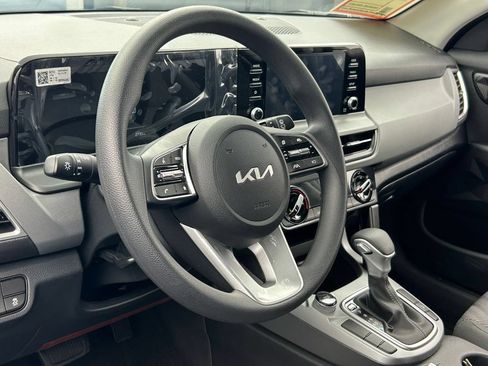 Used 2026 Kia Seltos LX FWD image 44