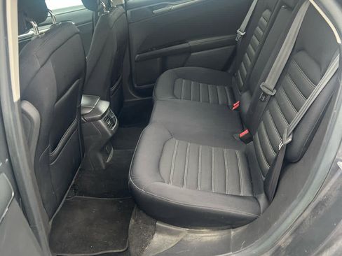 Used 2014 Ford Fusion SE FWD image 7