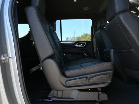 Used 2024 Chevrolet Suburban RST RWD image 24