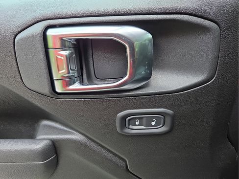 New 2025 Jeep Gladiator Sport image 13