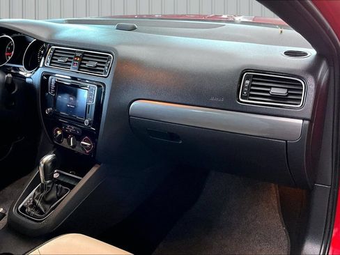 Used 2017 Volkswagen Jetta Sport FWD image 26