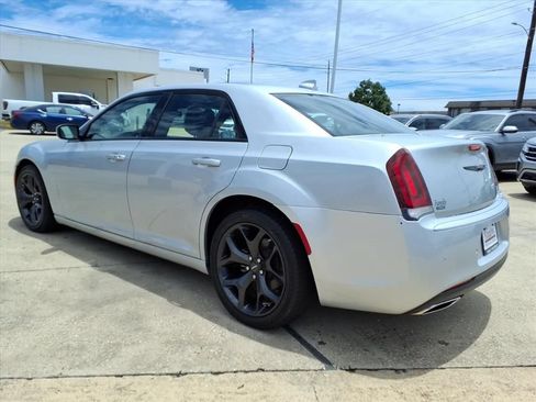 Used 2023 Chrysler 300 S RWD image 3