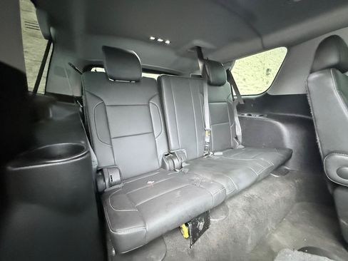 Used 2018 Chevrolet Suburban Premier AWD/4WD image 10