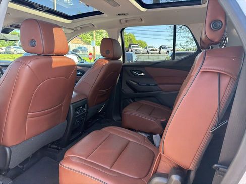 Used 2018 Chevrolet Traverse High Country AWD/4WD image 11