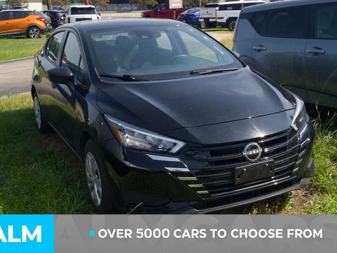 Used 2025 Nissan Versa S FWD image 2