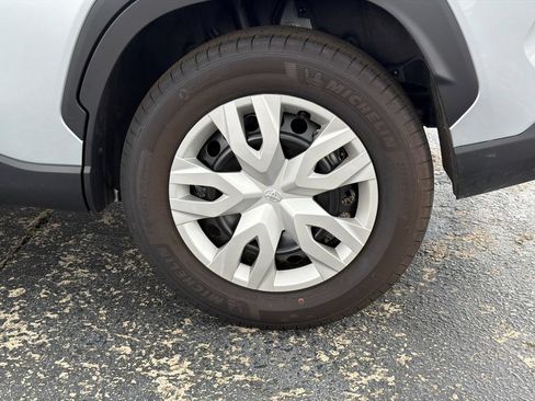 Used 2026 Toyota Corolla Cross L FWD image 23