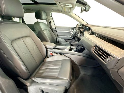 Used 2022 Audi e-tron Premium image 26