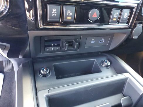 Certified 2024 Nissan Titan Platinum Reserve w/ Moonroof Package image 22
