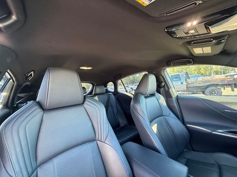Used 2021 Toyota Venza XLE w/ Softex Package AWD/4WD image 27