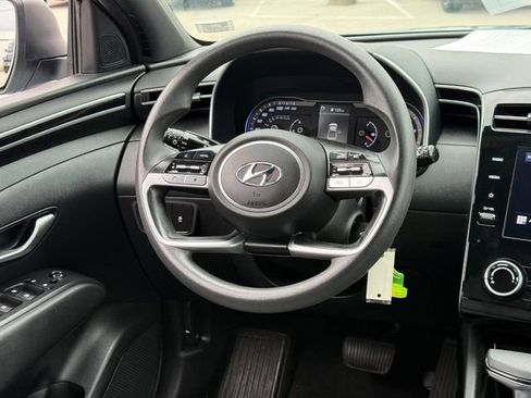 Used 2024 Hyundai Santa Cruz SE FWD image 17