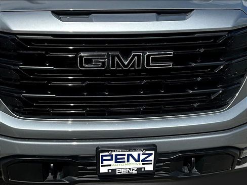 Used 2025 GMC Sierra 1500 Elevation w/ LPO, Elevation Black Package AWD/4WD image 34