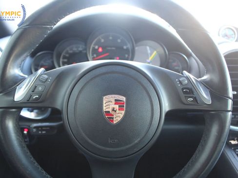 Used 2014 Porsche Cayenne Platinum Edition image 17
