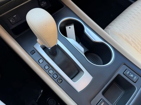 Used 2017 Nissan Altima 2.5 SV w/ Convenience Package image 16