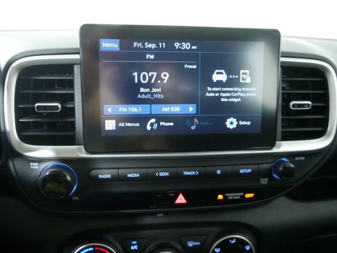 Used 2021 Hyundai Venue SE FWD image 29