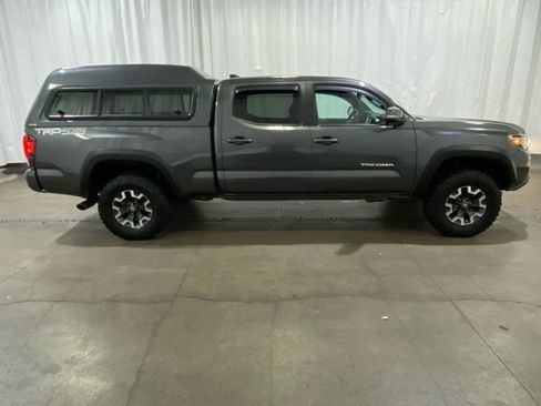 Certified 2018 Toyota Tacoma TRD Off-Road w/ TRD Premium Off Road Package image 3