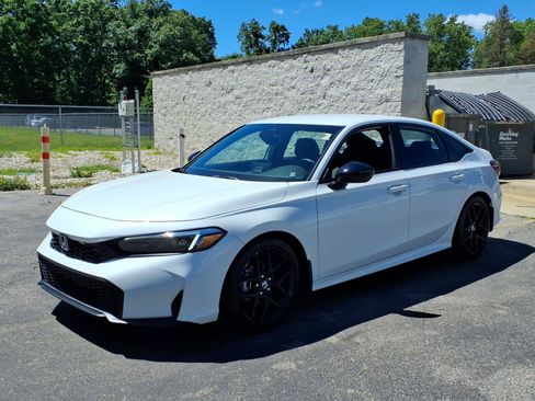 Used 2025 Honda Civic Sport image 3