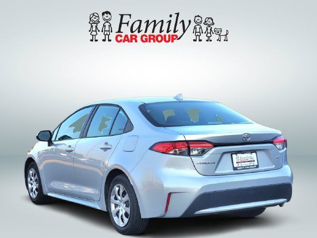 Used 2020 Toyota Corolla LE FWD image 3