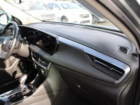 Used 2024 Buick Encore GX Preferred image 33