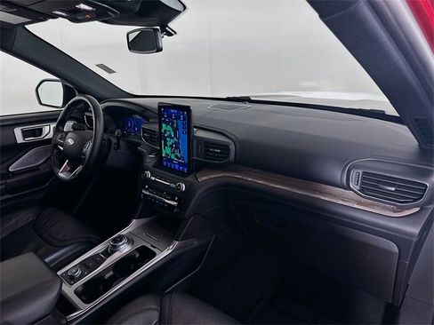 Used 2020 Ford Explorer Platinum w/ Premium Technology Package image 31