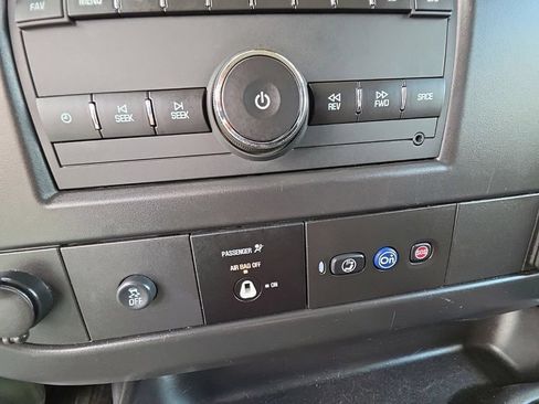 Used 2025 GMC Savana 2500 w/ Driver Convenience Package RWD image 17