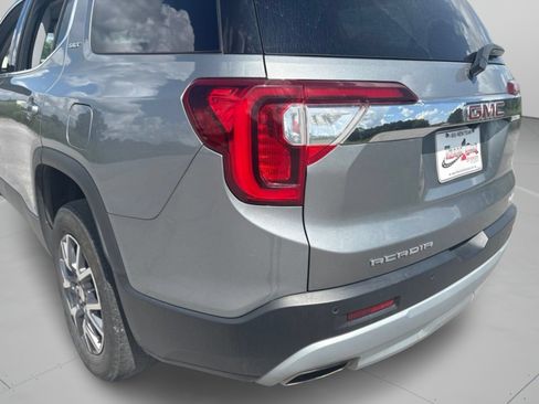 Used 2023 GMC Acadia SLT w/ Preferred Package FWD image 7