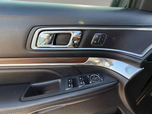 Used 2016 Ford Explorer Limited w/ Equipment Group 301A FWD image 21