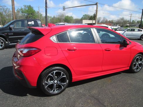 Used 2019 Chevrolet Cruze LT w/ Convenience Package image 14