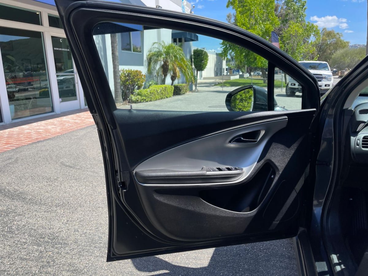 Used 2014 Chevrolet Volt w/ Enhanced Safety Package 1 FWD image 13