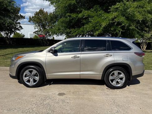 Used 2016 Toyota Highlander Limited AWD/4WD image 5