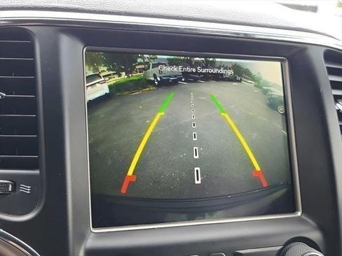 Used 2018 Jeep Grand Cherokee Altitude RWD image 7
