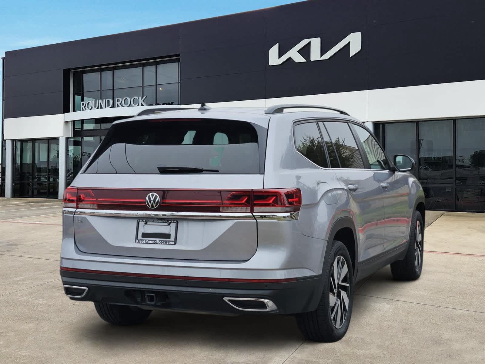 Used 2025 Volkswagen Atlas SE FWD image 5