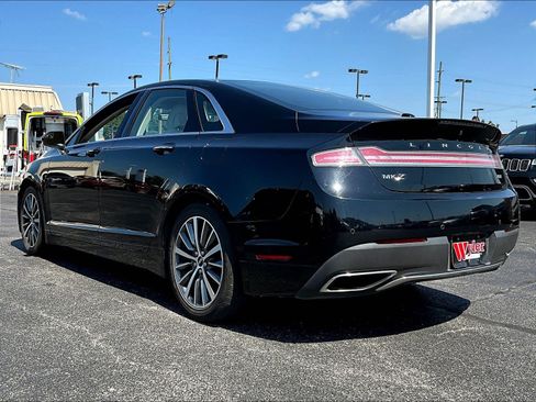 Used 2017 Lincoln MKZ Premiere FWD image 4