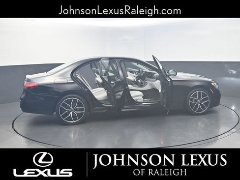 Used 2022 Mercedes-Benz E 350 4MATIC Sedan image 25