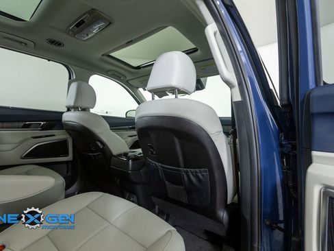 Used 2025 Kia Telluride SX w/ SX Captain's Chair Package AWD/4WD image 37