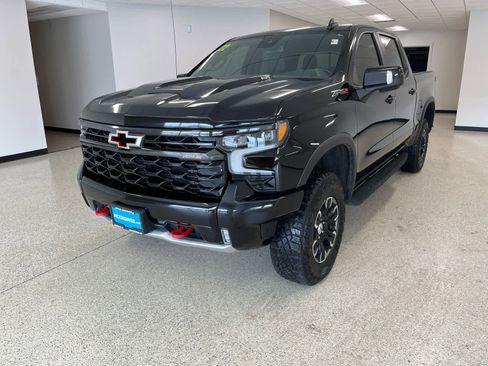 Used 2022 Chevrolet Silverado 1500 ZR2 image 3