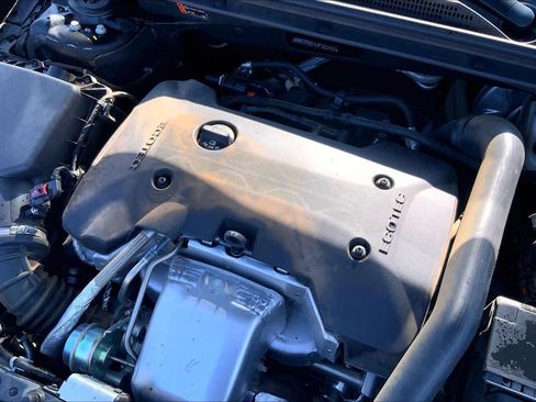 Used 2018 Chevrolet Malibu Premier w/ Premier Sun and Wheel Package image 33