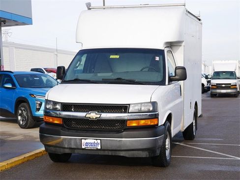 Used 2017 Chevrolet Express 3500 image 3