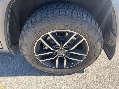 Used 2018 Jeep Grand Cherokee Trailhawk image 11