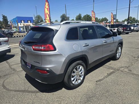 Used 2017 Jeep Cherokee Limited AWD/4WD image 9