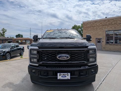 Used 2023 Ford F250 XLT w/ XLT Premium Package AWD/4WD image 3