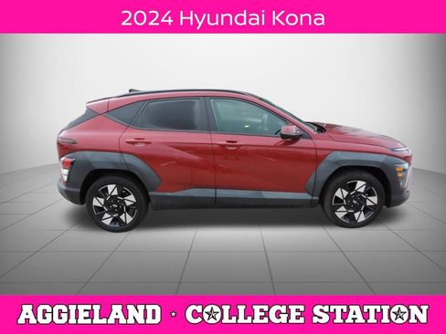 Used 2024 Hyundai Kona SEL FWD image 2