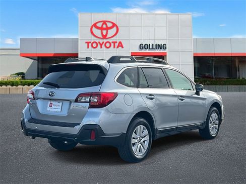 Used 2018 Subaru Outback 2.5i Premium image 5