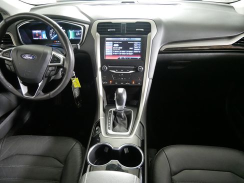 Used 2014 Ford Fusion SE w/ Equipment Group 202A image 10